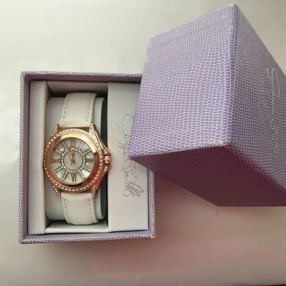 Jaclyn Smith Watch Gold‎ Color